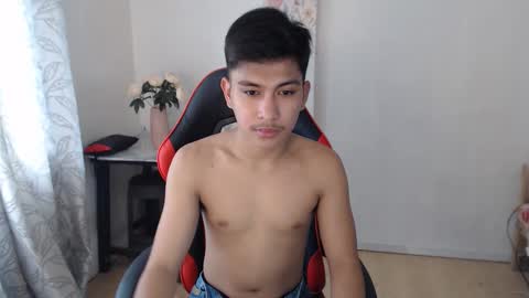 Snapshot of urcuteguy_jhonx chatting on September 24, 2025, 3:43 am Dannie online show from September 24, 2025, 3:43 am