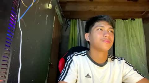 Snapshot of urcuteguy_jhonx chatting on September 30, 2025, 3:17 pm Dannie online show from September 30, 2025, 3:17 pm