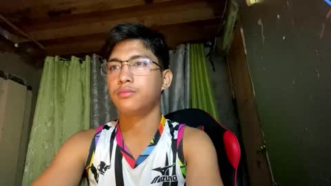 Snapshot of urcuteguy_jhonx chatting on October 1, 2025, 2:56 pm Dannie online show from October 1, 2025, 2:56 pm
