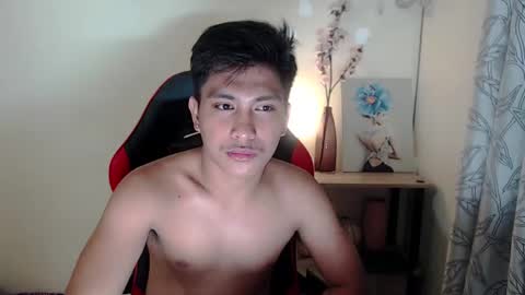 Snapshot of urcuteguy_jhonx chatting on October 8, 2025, 11:19 am Dannie online show from October 8, 2025, 11:19 am