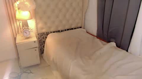 Snapshot of urdream_bride chatting on February 25, 2025, 6:53 pm urdream_bride online show from February 25, 2025, 6:53 pm