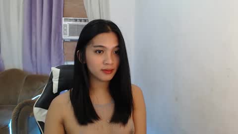 Snapshot of urdreamgirl_ chatting on January 23, 2025, 10:32 am Trixie online show from January 23, 2025, 10:32 am