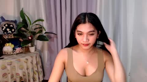 Snapshot of urdreamgirl_ chatting on February 22, 2025, 3:45 am Trixie online show from February 22, 2025, 3:45 am