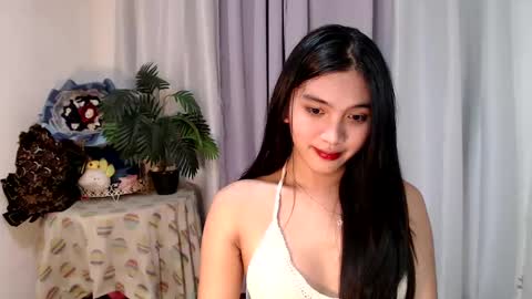 Snapshot of urdreamgirl_ chatting on March 12, 2025, 4:35 pm Trixie online show from March 12, 2025, 4:35 pm