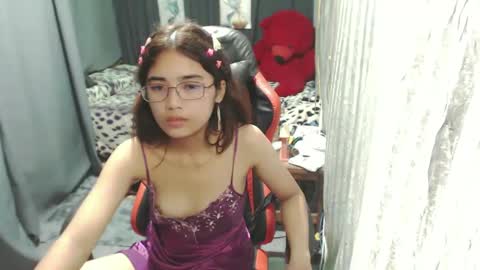 Snapshot of urdreamgirljayne chatting on December 3, 2024, 12:13 am urdreamgirljayne online show from December 3, 2024, 12:13 am