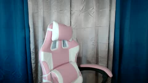 ayumi reacher online show from January 12, 2025, 4:52 am