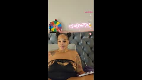 urfaveriri online show from November 4, 2025, 10:36 am