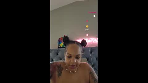 urfaveriri online show from November 8, 2025, 3:23 pm