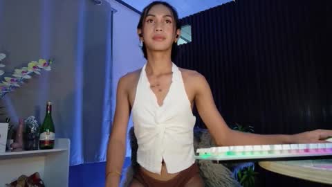 Rianne online show from November 28, 2025, 9:12 am