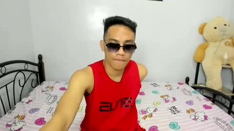 urfucker_vinz online show from February 23, 2026, 4:54 am