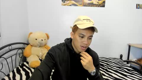 urfucker_vinz online show from May 21, 2026, 2:02 pm