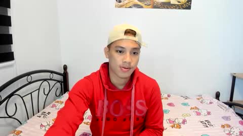 urfucker_vinz online show from May 25, 2026, 12:55 pm