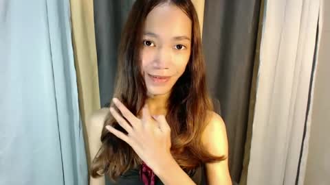 urhot_athena online show from June 18, 2026, 5:41 am