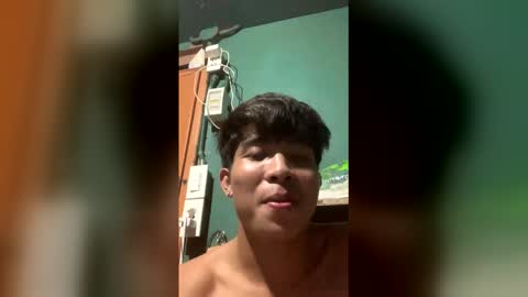 Snapshot of urhot_jeremyxx chatting on December 15, 2025, 4:17 am jeremy online show from December 15, 2025, 4:17 am