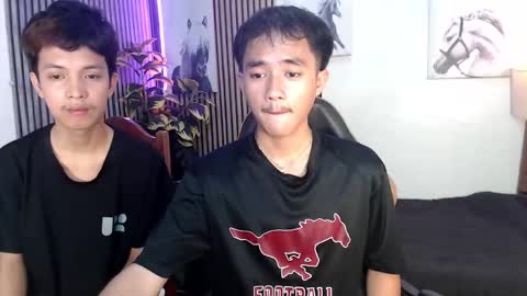Snapshot of urhot_johny chatting on April 15, 2026, 9:38 am urhot_johny online show from April 15, 2026, 9:38 am