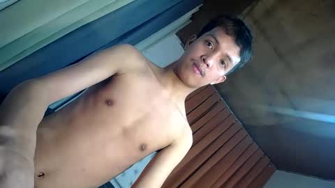Snapshot of urhot_johny chatting on May 15, 2026, 12:45 pm urhot_johny online show from May 15, 2026, 12:45 pm