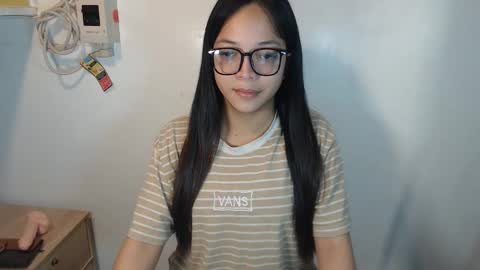 Snapshot of urhotangela chatting on February 5, 2026, 6:34 pm urhotangela online show from February 5, 2026, 6:34 pm
