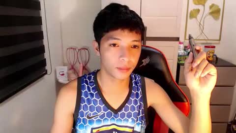 Snapshot of urhotethanxx chatting on April 26, 2026, 4:37 pm Ethan online show from April 26, 2026, 4:37 pm