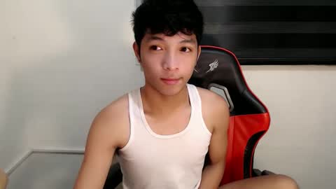 Snapshot of urhotethanxx chatting on June 1, 2026, 12:01 am Ethan online show from June 1, 2026, 12:01 am