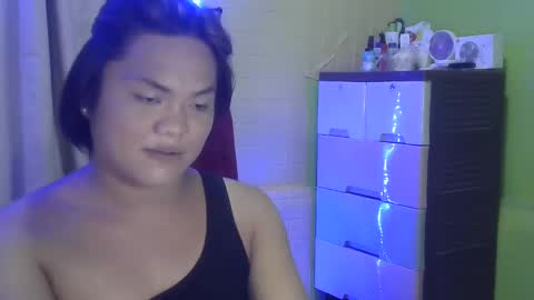 urhottie_bella online show from January 29, 2025, 3:47 pm