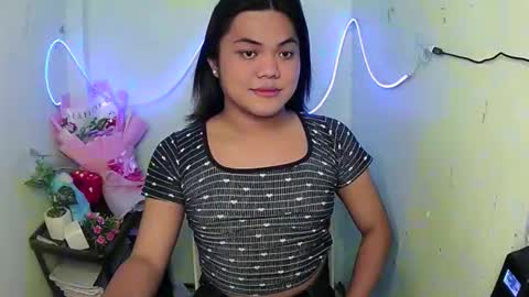 urhottie_bella online show from September 9, 2025, 12:26 pm