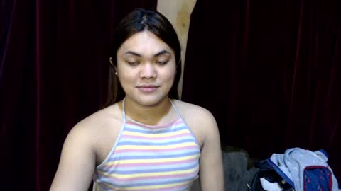 Snapshot of urhottie_bella chatting on June 15, 2026, 4:15 am urhottie_bella online show from June 15, 2026, 4:15 am