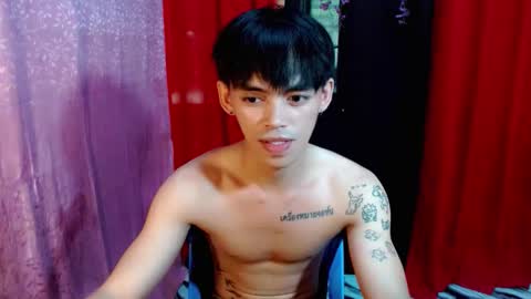 urhunky_boy online show from May 25, 2026, 3:34 am