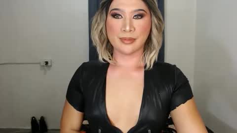 Snapshot of urjerkingdoll chatting on January 17, 2025, 11:27 am Zoe online show from January 17, 2025, 11:27 am
