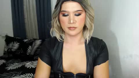 Snapshot of urjerkingdoll chatting on January 31, 2025, 12:28 am Zoe online show from January 31, 2025, 12:28 am