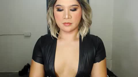 Snapshot of urjerkingdoll chatting on February 14, 2025, 11:31 am Zoe online show from February 14, 2025, 11:31 am