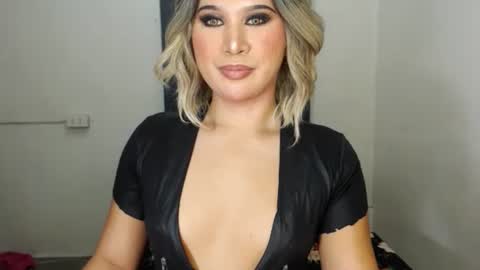 Snapshot of urjerkingdoll chatting on February 22, 2025, 8:50 am Zoe online show from February 22, 2025, 8:50 am
