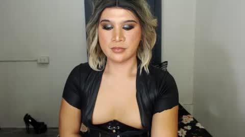 Snapshot of urjerkingdoll chatting on February 23, 2025, 11:33 am Zoe online show from February 23, 2025, 11:33 am