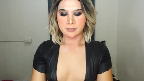 Snapshot of urjerkingdoll chatting on February 28, 2025, 10:50 pm Zoe online show from February 28, 2025, 10:50 pm