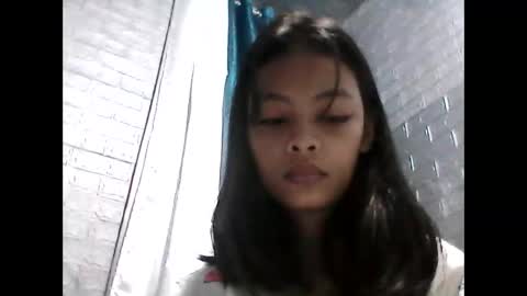 Snapshot of urlovely_yang03 chatting on December 17, 2025, 3:29 pm juliana online show from December 17, 2025, 3:29 pm