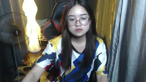 urlovelychinita online show from November 18, 2025, 12:31 pm