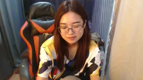 urlovelychinita online show from November 19, 2025, 12:32 am