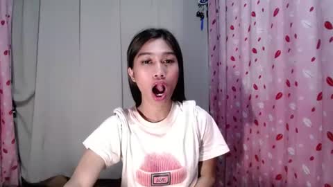 urloverjasmine_xx online show from March 22, 2026, 1:36 pm