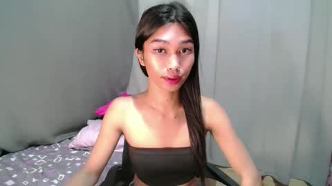 urloverjasmine_xx online show from May 21, 2026, 1:12 am
