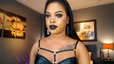 UrMajestyTyra online show from April 18, 2026, 2:04 am