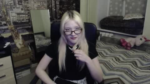 Snapshot of uroxygen chatting on March 15, 2026, 7:31 pm Mary online show from March 15, 2026, 7:31 pm