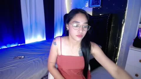 urpetit_soflexx online show from May 6, 2026, 8:30 am