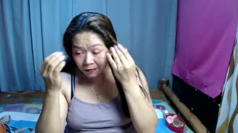 Snapshot of urpinay_singlemother chatting on June 1, 2026, 8:27 am urpinay_singlemother online show from June 1, 2026, 8:27 am