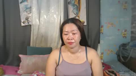 Snapshot of urpinay_singlemother chatting on June 5, 2026, 7:08 pm urpinay_singlemother online show from June 5, 2026, 7:08 pm