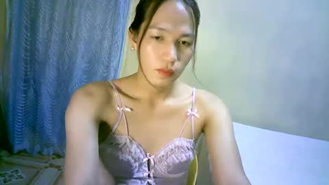 Snapshot of urpinaylovelyjuliaxxx chatting on December 4, 2024, 2:37 pm queen julia not into CHEAPGUY online show from December 4, 2024, 2:37 pm