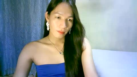 Snapshot of urpinaylovelyjuliaxxx chatting on February 19, 2025, 12:44 pm queen julia not into CHEAPGUY online show from February 19, 2025, 12:44 pm