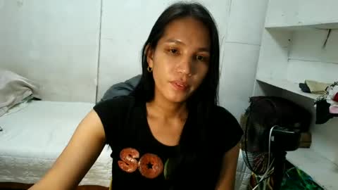 Snapshot of urpinaylovelyjuliaxxx chatting on June 19, 2026, 12:31 pm queen julia not into CHEAPGUY online show from June 19, 2026, 12:31 pm
