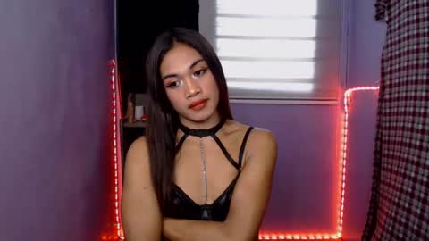 Snapshot of urprettyangel chatting on December 10, 2024, 3:52 am angel online show from December 10, 2024, 3:52 am