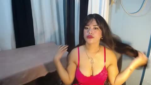 Snapshot of urqueen_boobsxx chatting on April 6, 2026, 9:32 am urqueen_boobsxx online show from April 6, 2026, 9:32 am