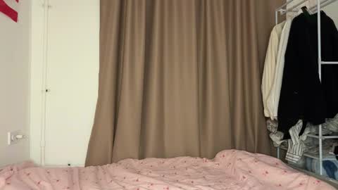 Snapshot of ursaotome chatting on February 22, 2026, 3:21 pm ursaotome online show from February 22, 2026, 3:21 pm