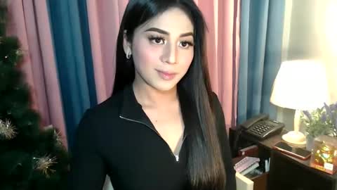 Snapshot of urseductive_calixx chatting on November 9, 2025, 5:44 pm JUST CALL ME CALI online show from November 9, 2025, 5:44 pm